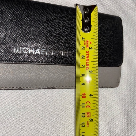 Michael Kors Two-Tone Wallet Saffiano Leather Gray Black - Picture 7 of 9